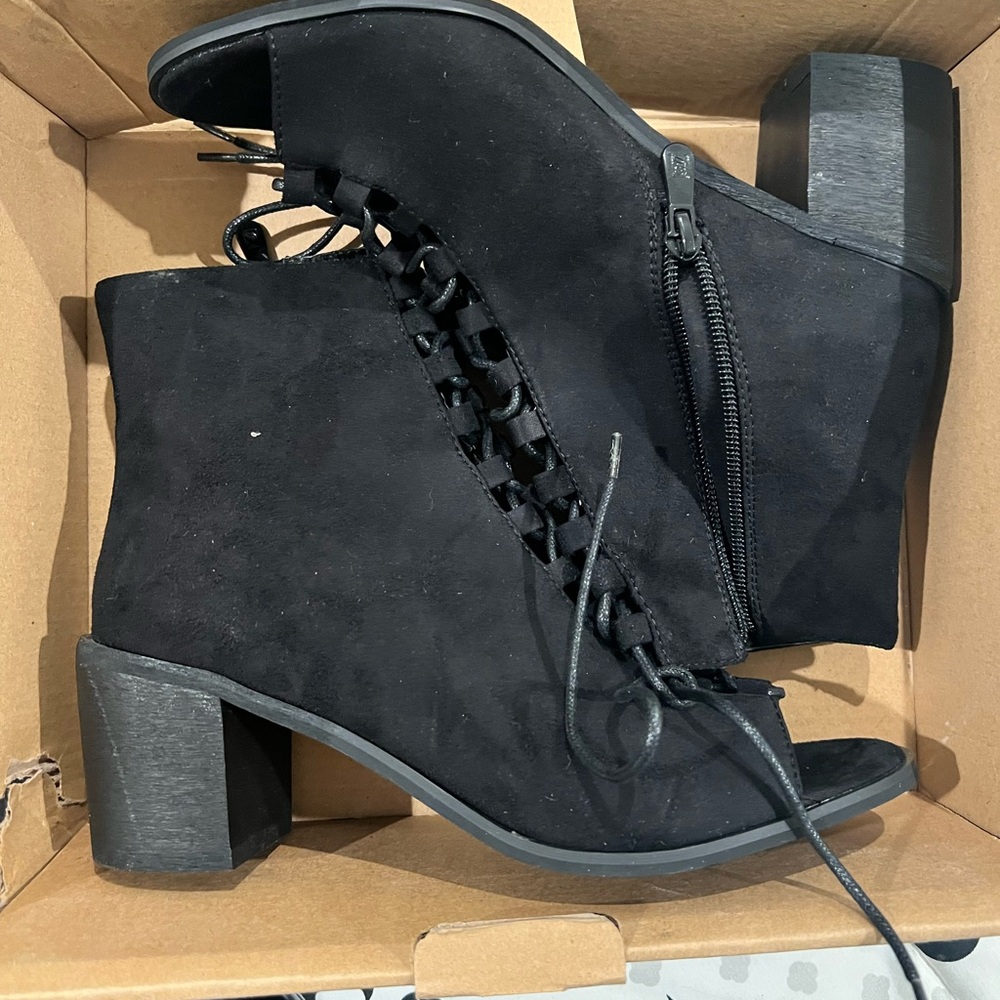 Boohoo Lace up peep toe boot